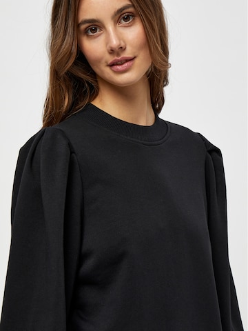 minus Sweatshirt 'Mika' in Zwart