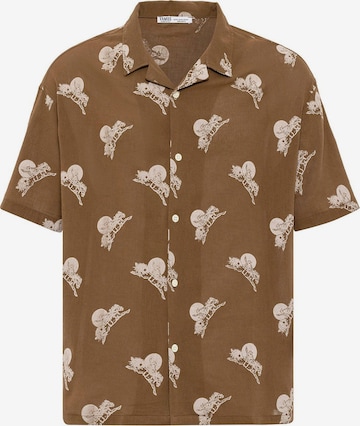 ruda Dandalo Patogus modelis Marškiniai: priekis