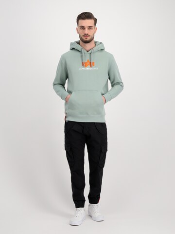 ALPHA INDUSTRIES Sweatshirt in Groen