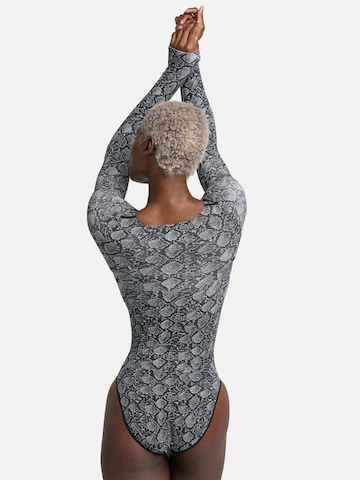 cfab (formerly creamy fabrics) Shapingbody 'Bodysuit Sculpting Shapewear Longsleeve mit Slip' i grå