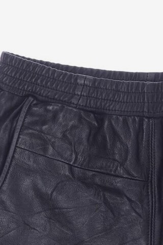 Deadwood Shorts in XS in Black