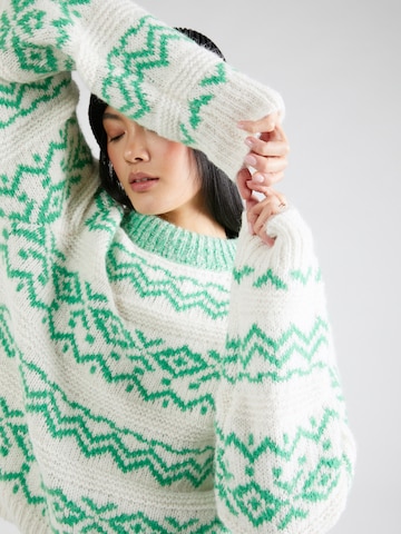 TOPSHOP Sweater in Green