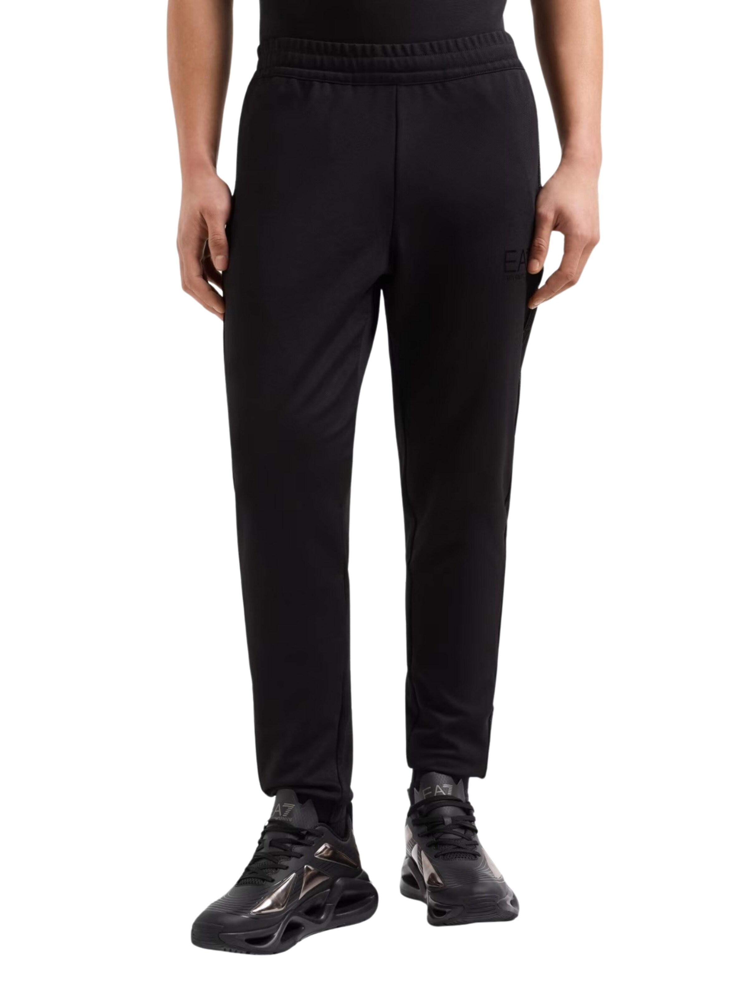 EA7 Emporio Armani Tapered Sportsbukser i sort: forside