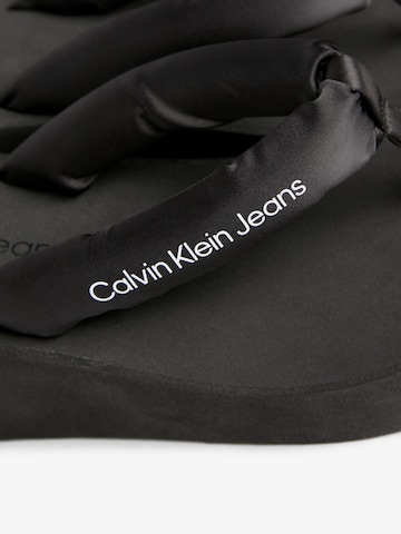 Calvin Klein Jeans - Sandalias de dedo en negro