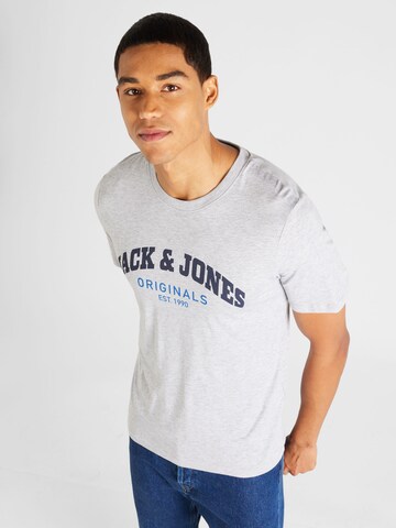 JACK & JONES T-shirt 'BRAD' i grå: framsida