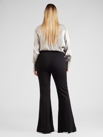 évasé Pantalon Trendyol Curve en noir