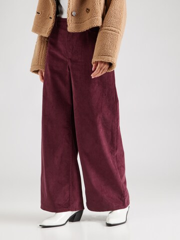 Wide leg Pantaloni di Monki in rosso: frontale