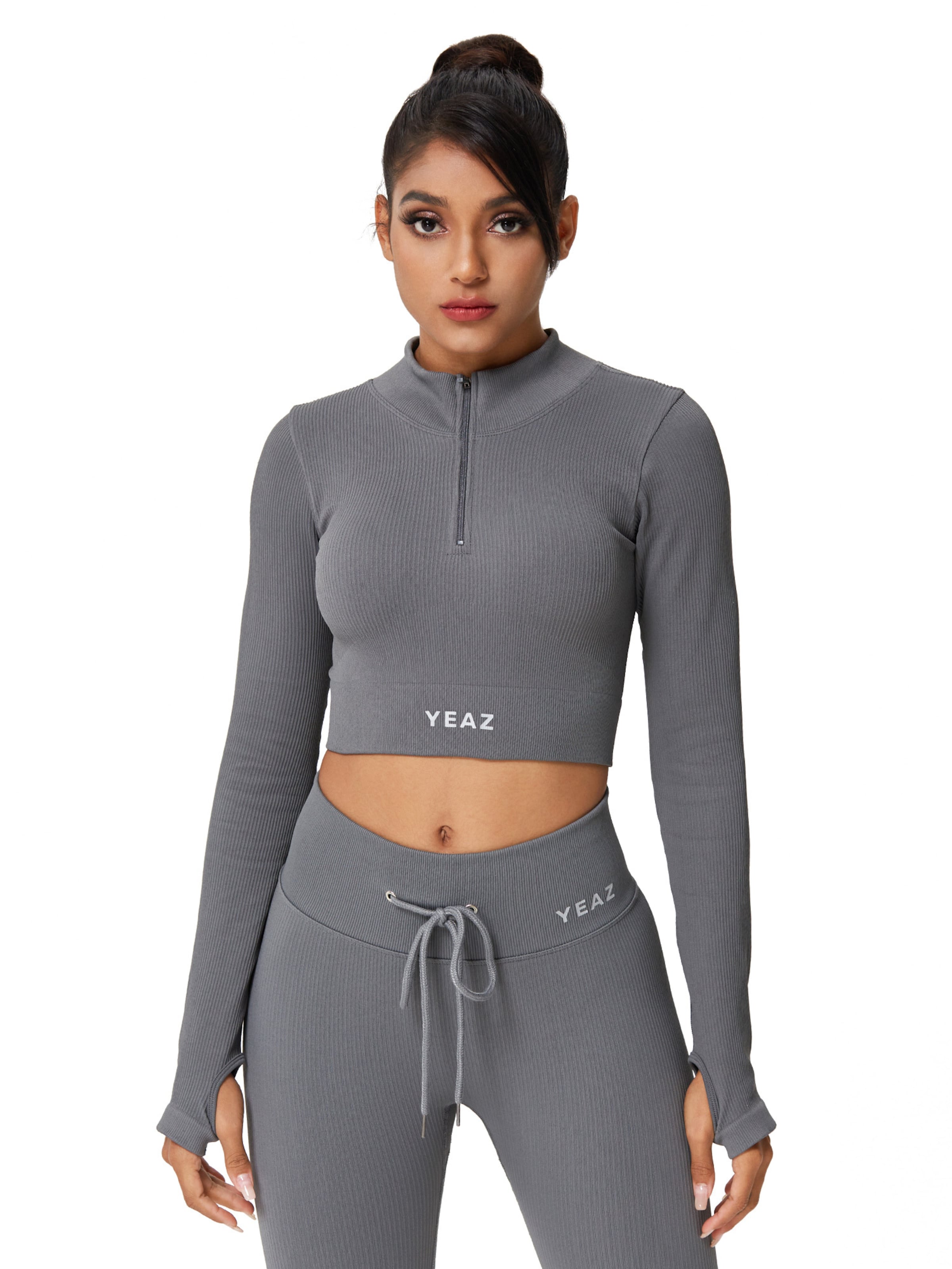 YEAZ Функциональная футболка 'Runway' в Серый: спереди