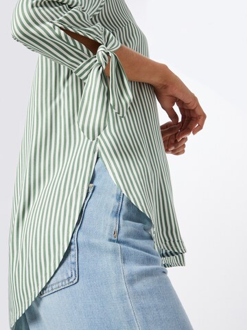 Hailys - Blusa 'Belina' em verde