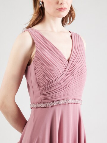 Robe de soirée Vera Mont en rose