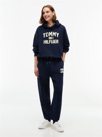 TOMMY HILFIGER Sweatshirt 'Varsity' in Blau