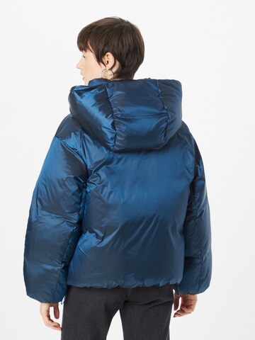 LEVI'S ® Winterjas 'Pillow Bubble Shorty' in Blauw