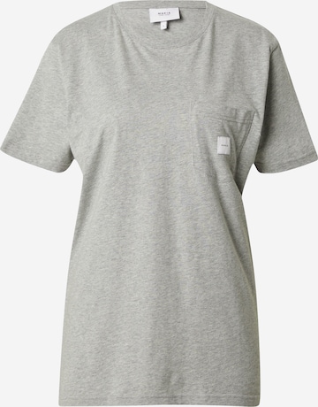 MAKIA - Camiseta en gris: frente