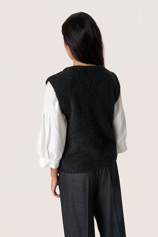 SOAKED IN LUXURY Sweater 'Amaris' in Black