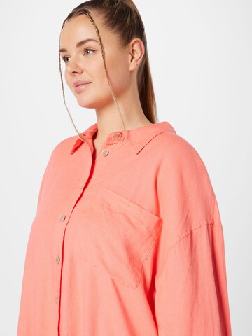 River Island Plus - Blusa en rosa