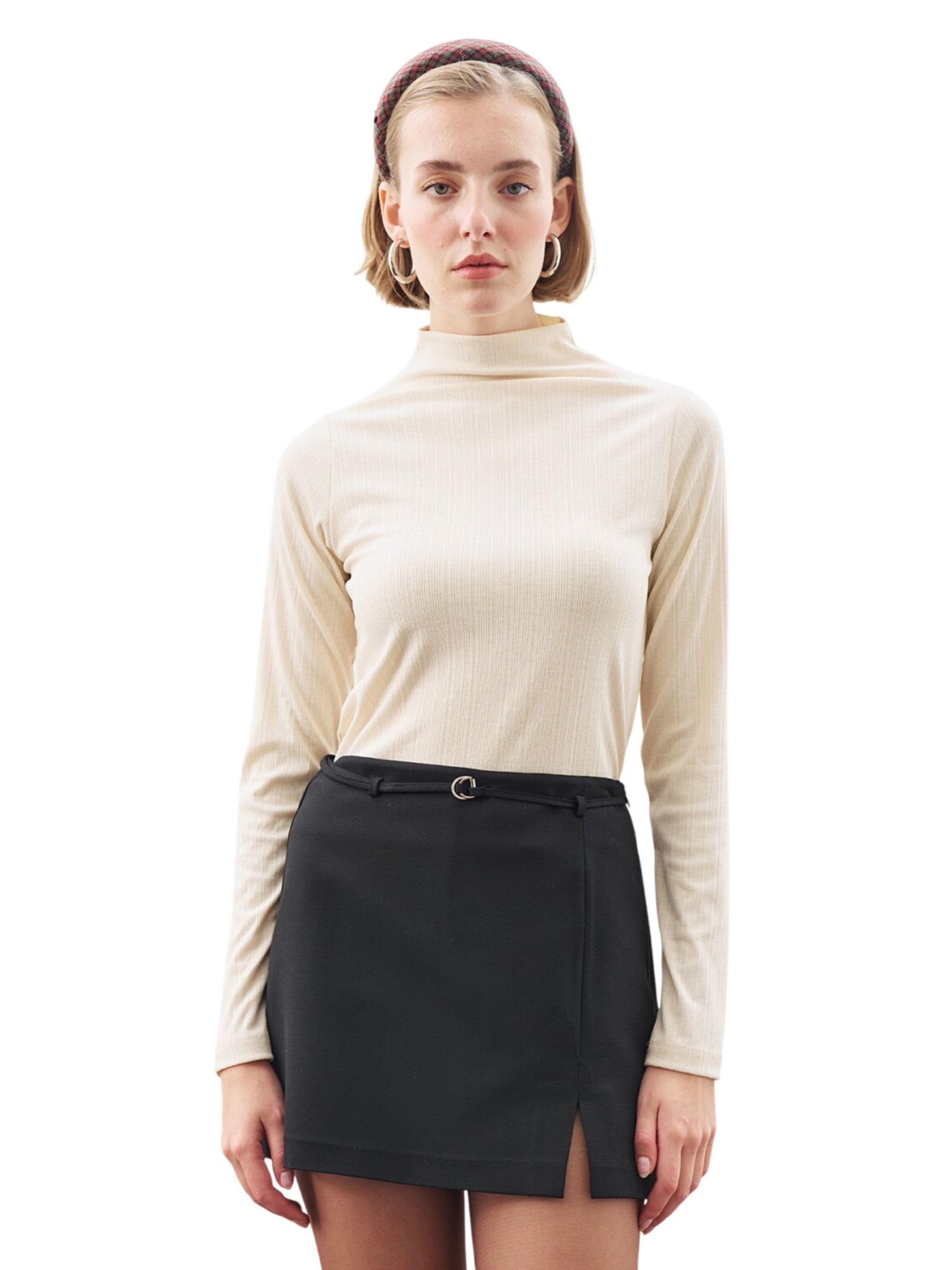 MANUKA Top in Beige: voorkant