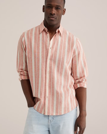 WE Fashion Tavaline suurus Triiksärk, värv punane: eest vaates