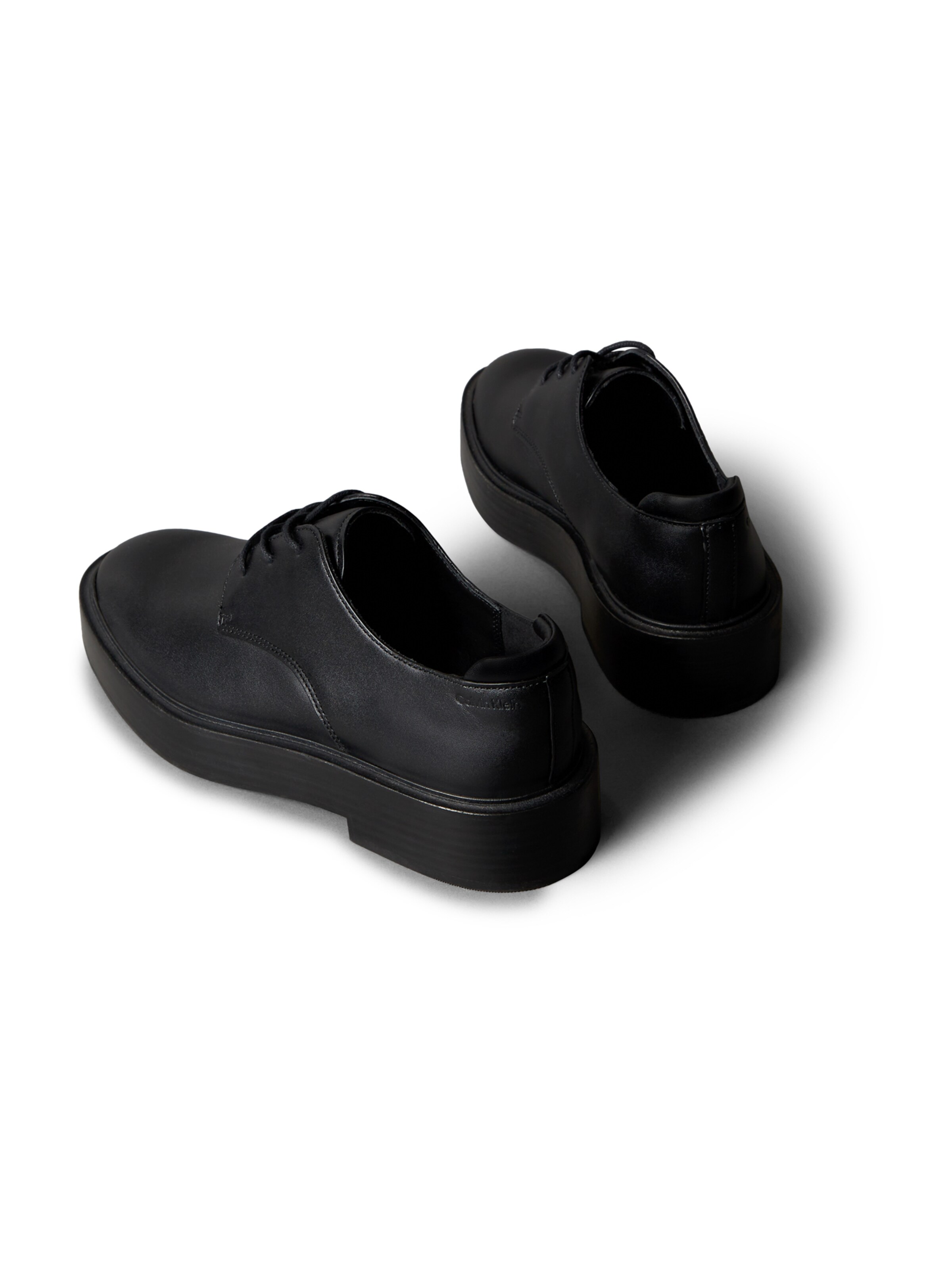 Calvin Klein Обувки с връзки в черно