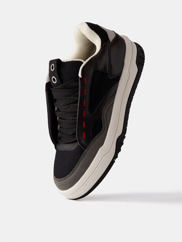 Bershka Sneaker in Schwarz