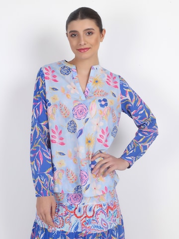 VICCI Germany Bluse mit V-Ausschnitt in Blau: Vorderseite