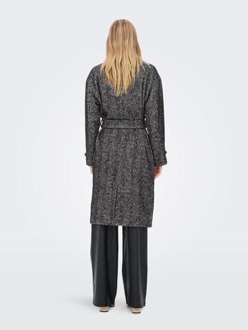 ONLY Between-seasons coat 'Nellie' in Black