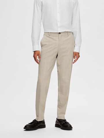 Coupe slim Pantalon à plis 'Liam' SELECTED HOMME en beige : devant