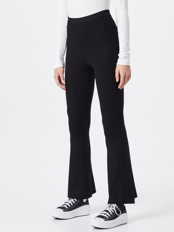 Urban Classics Flared Leggings in Schwarz: predná strana