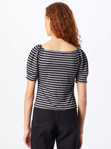 Warehouse - Blusa em preto