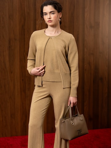 NAULOVER Skuldertaske ' ' i beige: forside