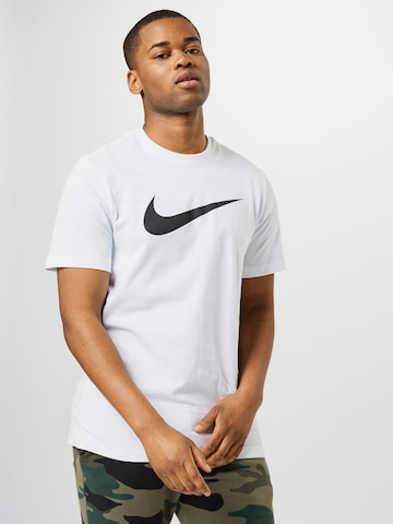 Maglietta 'Swoosh' di Nike Sportswear in bianco: frontale