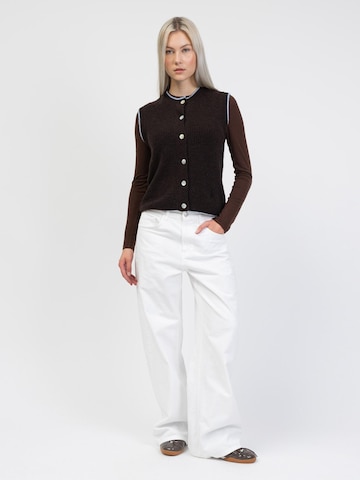 BROKE + SCHÖN Knitted Vest in Brown