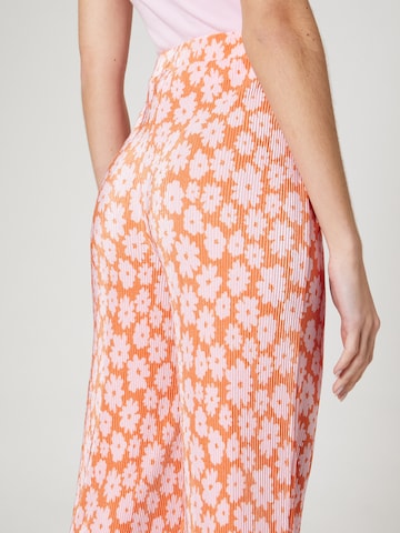 Loosefit Pantalon 'Rain Showers ' florence by mills exclusive for ABOUT YOU en orange