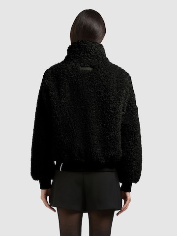 khujo Talvitakki 'Blessing' värissä musta