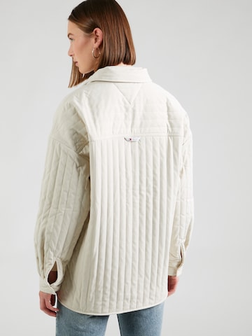 Tommy Jeans Jacke in Beige