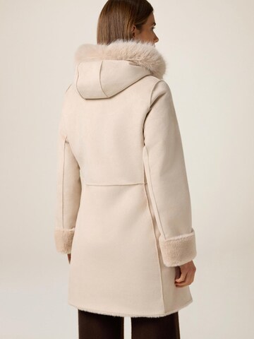 Cappotto invernale di oltre in beige