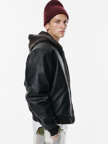 Giacca di mezza stagione di Pull&Bear in nero