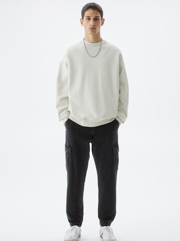 Pull&Bear Regular Cargo jeans in Black