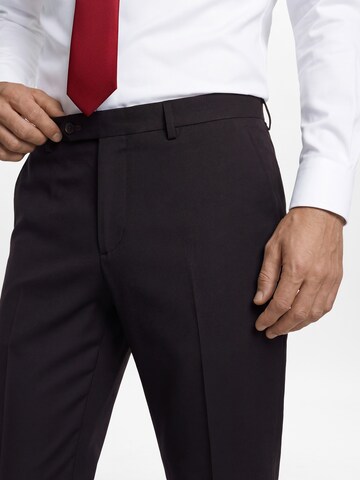 Regular Pantalon à plis Finshley & Harding en noir