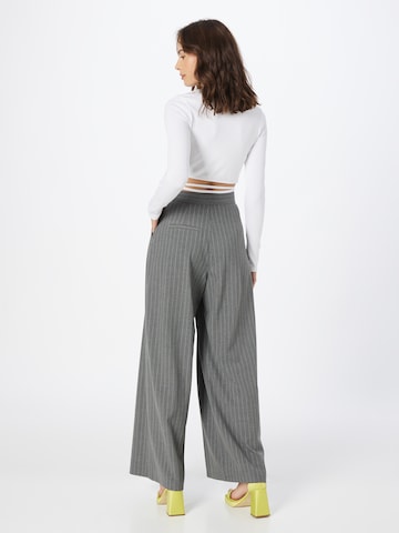 Oval Square Wide Leg Hose in Grau