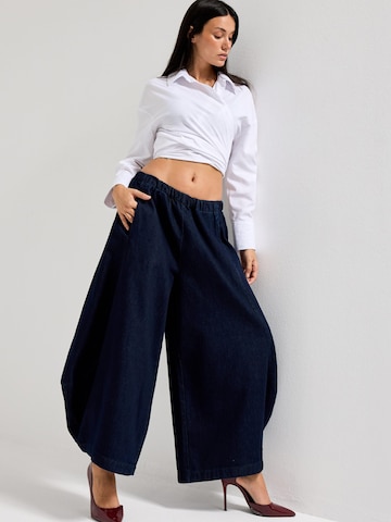 IT'S BASIC Vat Jeans 'BARREL BALLOON LOW RISE JEANS' in Blauw