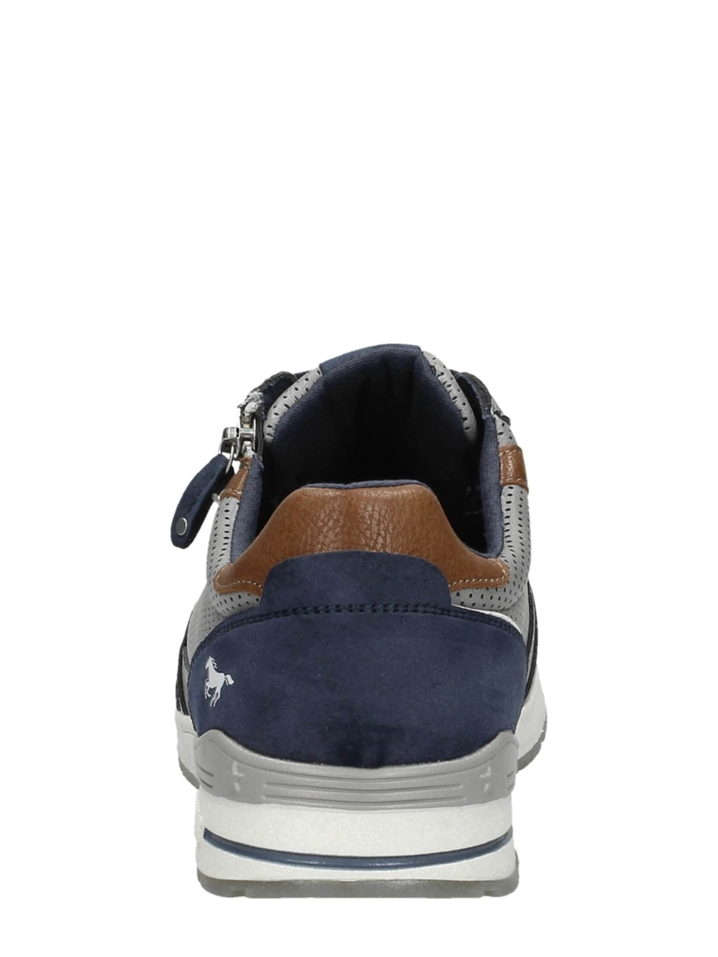 Baskets basses 'Sneakers Laag' MUSTANG en gris