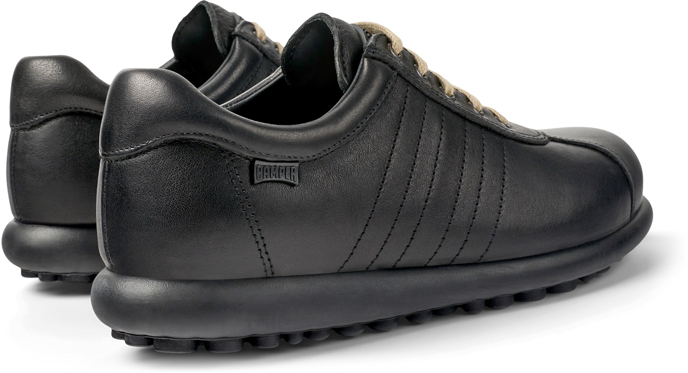 Baskets basses 'Pelotas Ariel' CAMPER en noir