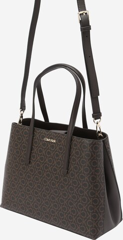 Calvin Klein Shopper táska - barna: elől