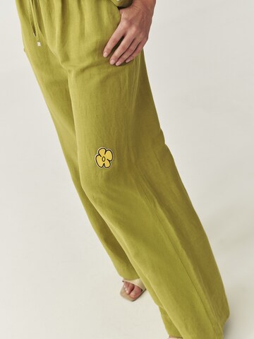 TATUUM - Pierna ancha Pantalón en verde