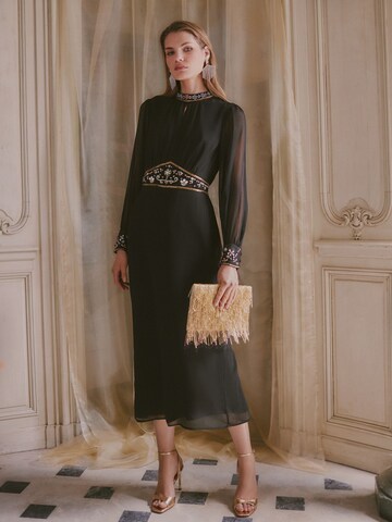 love & roses - Vestido en negro: frente