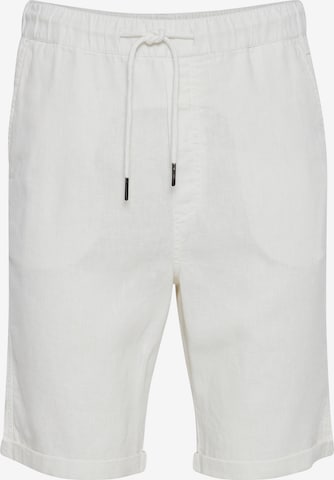 !Solid Regular Shorts in Weiß: predná strana