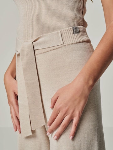 YOU LOOK PERFECT Leisure suit 'LOUNGEWEAR SET  - Pullover Bailey & Pants Bailey' in Beige