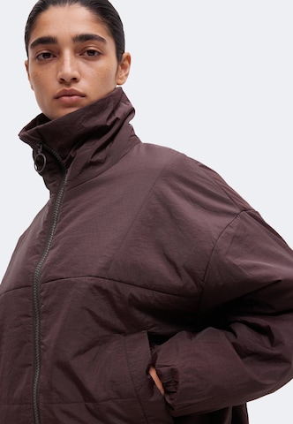 Veste mi-saison 'IDA' Embassy of Bricks and Logs en marron