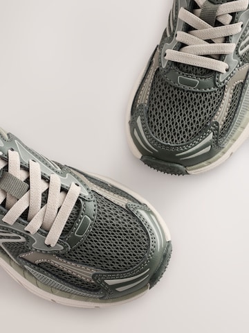Sneaker di Next in verde