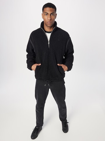 ADIDAS ORIGINALS Sweatshirt 'Premium Essentials Half Zip' in Black